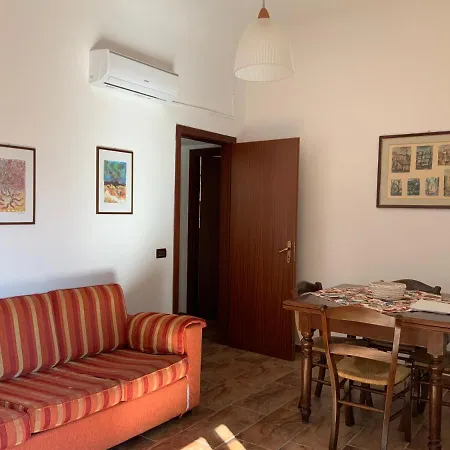 Ballaro House *